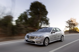 Mercedes lanza en septiembre el híbrido e 300 bluetec