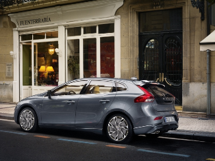 Volvo iniciará en verano la comercialización del nuevo v40 en españa
