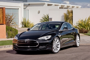 Tesla venderá 20.000 coches en todo el mundo en 2013
