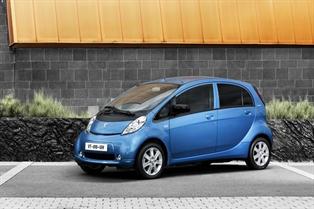 Las ventas de coches eléctricos finalizan 2012 con una subida del 19%