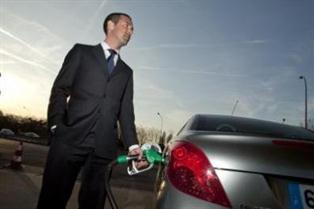 Una empresa puede ahorrar 126.000 euros con una tarjeta de combustible