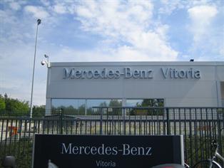 Mercedes-benz estudia paralizar su producción en vitoria 