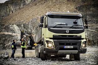 Volvo Trucks presenta el nuevo camión de construcción FMX en la Feria Bauma