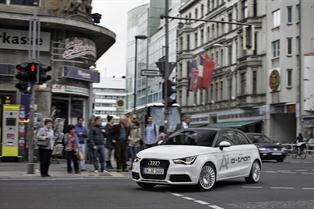 Audi participa en el proyecto simTD con un asistente de semáforos 'online'