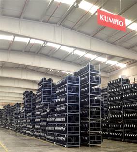 Khumo inaugura su primer almacén de neumáticos en España