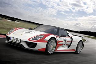 Porsche compra el 51% de Manthey-Racing