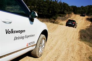 Volkswagen lleva a Teruel los Volkswagen Driving Experience