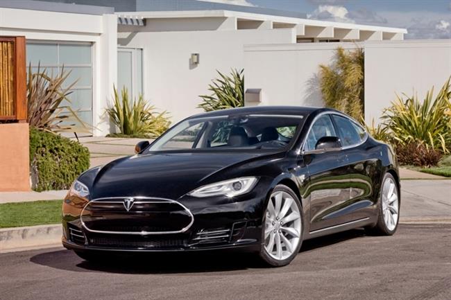 Daimler vende por 614 millones el 4% que mantenía en Tesla