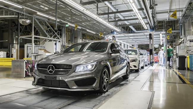 Daimler recorta un 16% sus ganancias en 2014