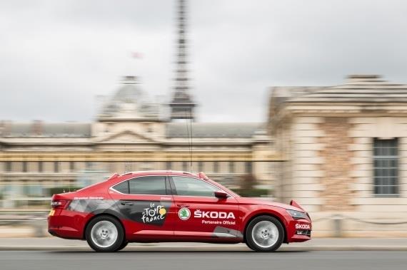 Los Skoda Superb serán los vehículos del director de carrera del Tour de Francia