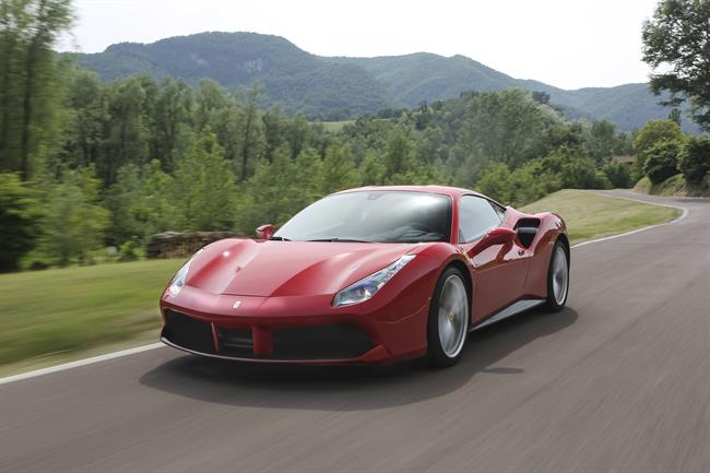 Fiat Chrysler aprobará el 3 de diciembre la escisión de Ferrari