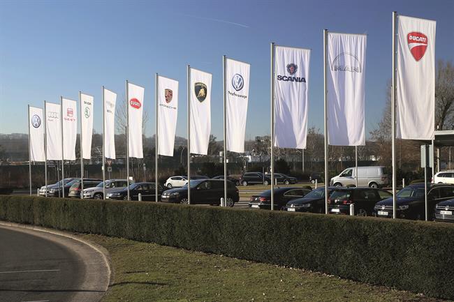 (Amp) Volkswagen pierde 1.731 millones en el tercer trimestre tras el escándalo de las emisiones