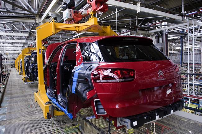 El sector del automóvil dispara un 34,1% su superávit comercial