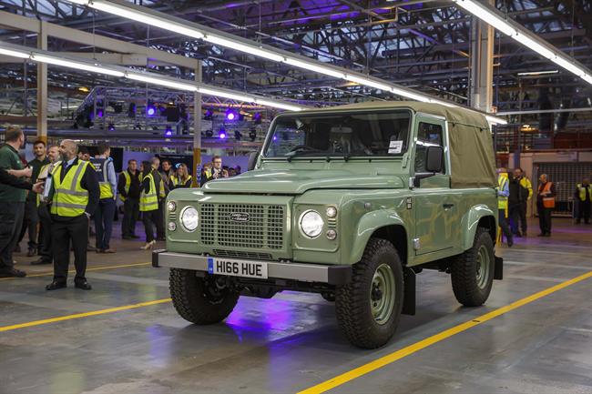 Land Rover fabrica la última unidad del Defender