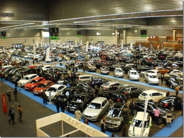 Los coches con más de diez años visitan el taller la mitad