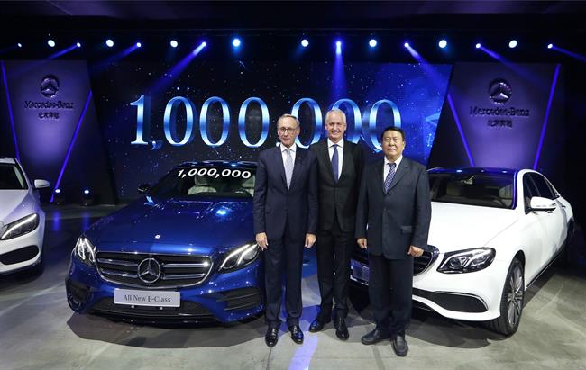 Daimler produce un millón de vehículos en su planta de Pekín
