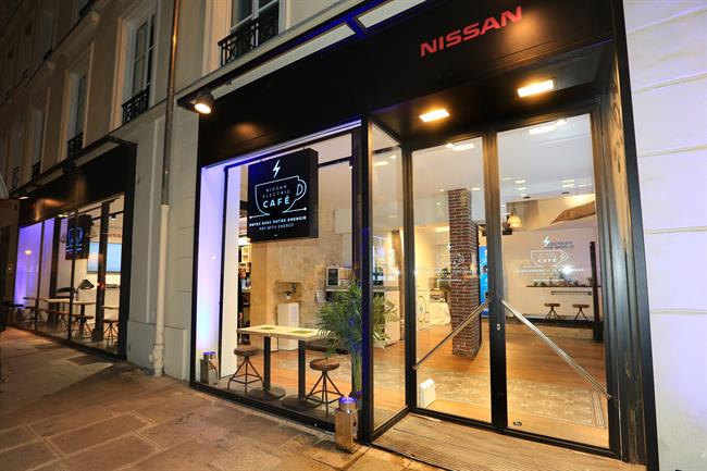 Nissan abre un café en París donde se puede pagar con energía eléctrica