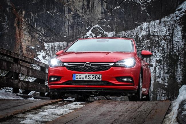 Opel acumula más de 350.000 pedidos del Astra en Europa desde 2015