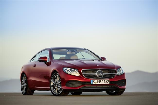 Daimler logra un beneficio récord de 8.784 millones en 2016