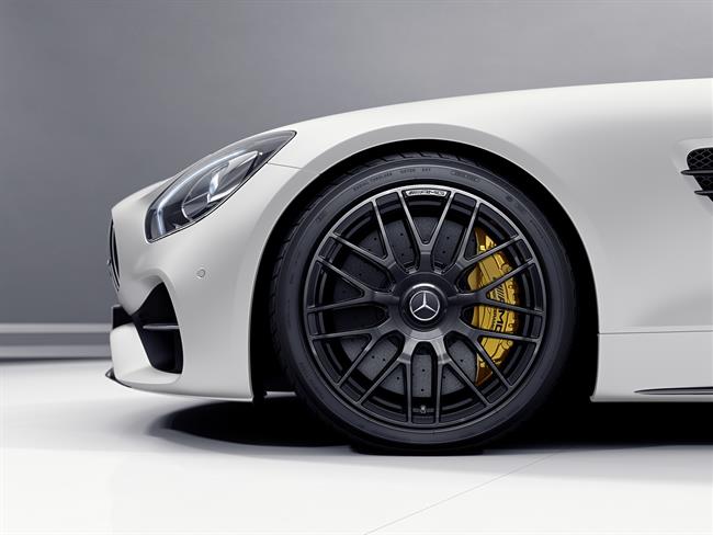 Mercedez Benz celebra 50 años con ampliación especial de la gama AMG GT
