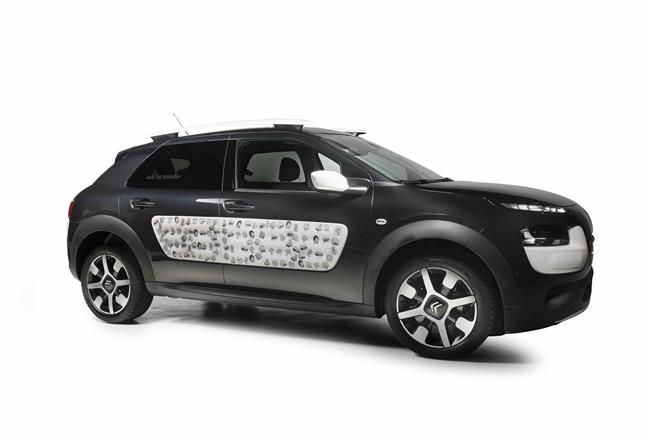 Citröen lanza una edición limitada del C4 Cactus con 'tatuajes' de Bnomio
