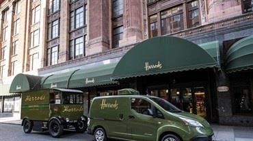 Harrods incorpora a su flota de vehículos un Nissan eléctrico