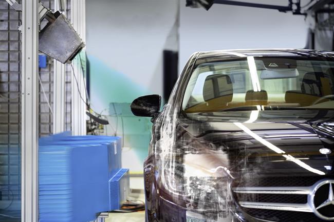 Daimler prueba la tecnología de rayos X en las pruebas de choque de los vehículos