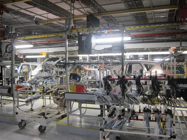 Opel España comienza a fabricar el Crossland X, ejemplo de la alianza con PSA