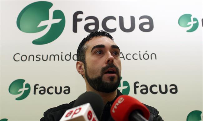 Facua dice que los conductores de Uber deben tener licencia