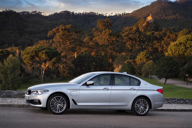 BMW Group vende 192.494 unidades en abril, un 7,4% más que un año antes