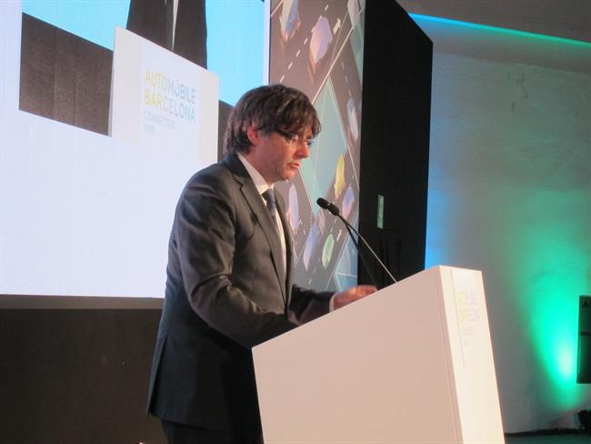 Puigdemont pide a Rajoy "atender el deseo" de Cataluña del Corredor Mediterráneo