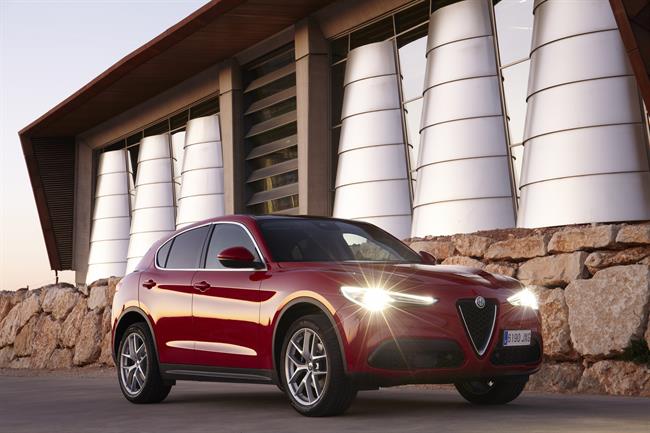 Alfa Romeo lanza en España su primer todocamino, el Stelvio