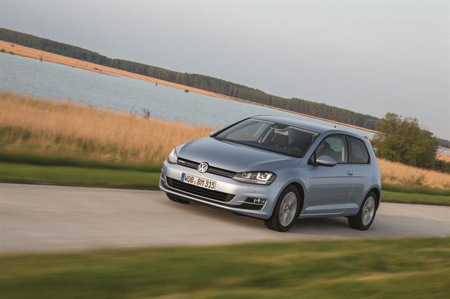 Volkswagen llama a revisión a casi 600.000 Golf y Sagitar en China