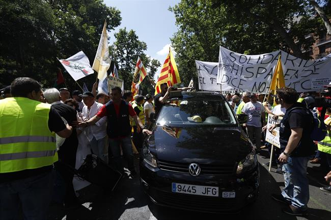 Cabify opera sin servicio de reservas en Madrid y Barcelona, y lamenta los "inconvenientes" del paro de taxis