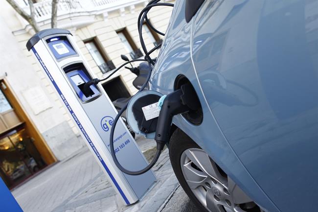 El Gobierno veta la ley del PDeCAT de apoyo al coche eléctrico por su impacto económico: 6,6 millones