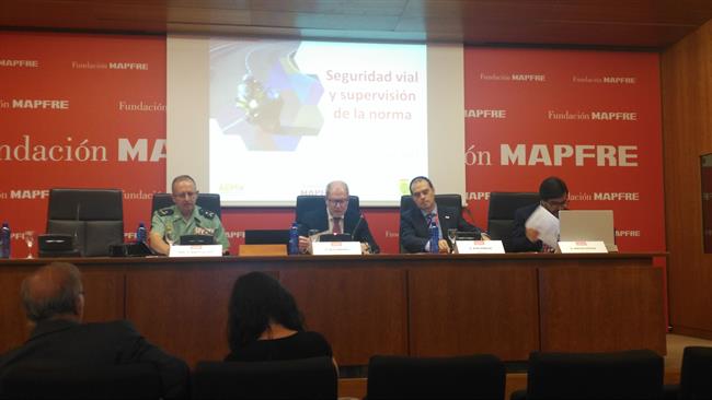 El aumento de 1.000 agentes de tráfico salvaría 600 muertes en España en cinco años, según Fundación Mapfre