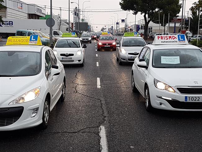 El PSOE respalda las reivindicaciones del colectivo de examinadores de tráfico