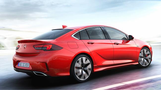 El nuevo Opel Insignia GSi estará disponible para pedidos en España en noviembre