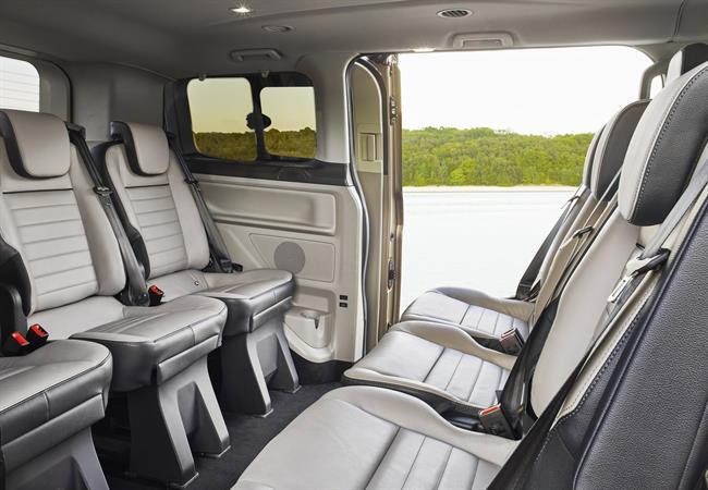 El nuevo Ford Tourneo Custom ofrece seis asientos enfrentados