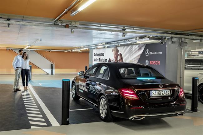 Bosch y Daimler lanzan un proyecto piloto de estacionamiento automatizado