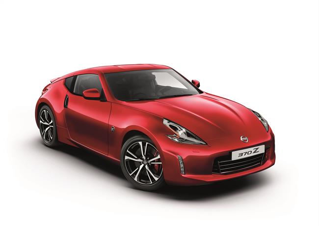 Nissan lanza en Europa la versión renovada del deportivo 370Z