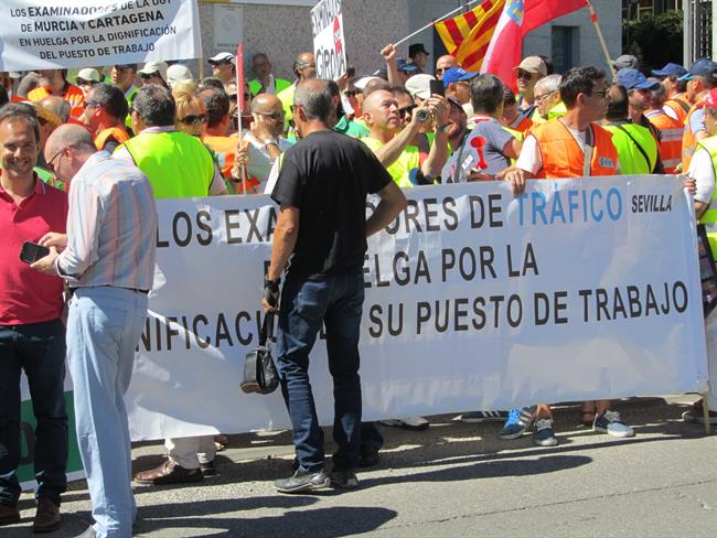 Los examinadores de tráfico reinician la huelga este lunes