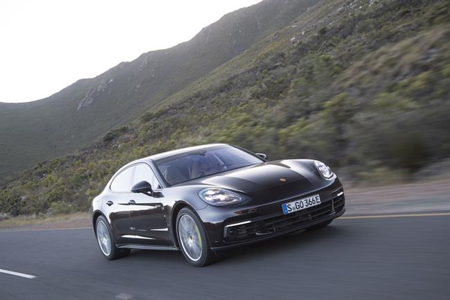 Panamera 4 E-Hybrid, primer modelo de Porsche que demuestra el concepto 'E-performance'