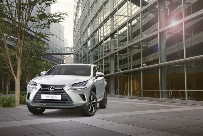 Lexus lanza en España los renovados NX 300h y CT 200h
