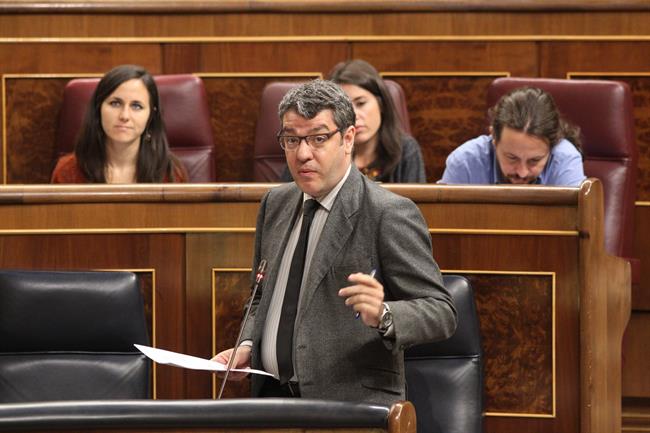 Nadal dice que el Movalt apoyará 30 veces más la infraestructura de recarga que el Movea