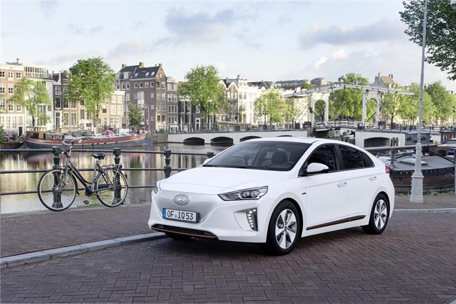 El Hyundai Ioniq, elegido Mejor Coche del Año Mundial para las Mujeres 2017