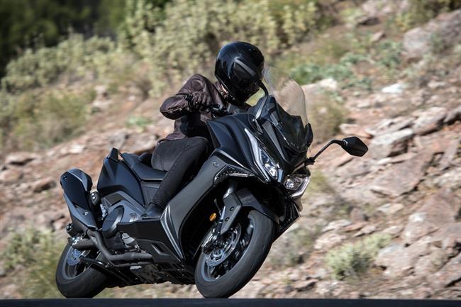 Kymco España anuncia un plan de financiación al 0% TAE para el AK 550 con motivo del Black Friday
