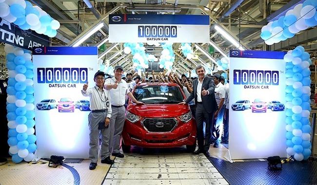 Datsun (Nissan) alcanza una producción de 100.000 unidades en tres años