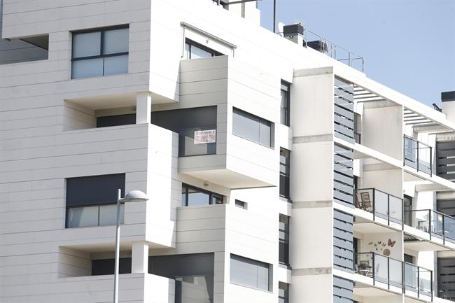 Economía.- El precio de la vivienda libre modera su crecimiento al 2,7% en el tercer trimestre, según Fomento