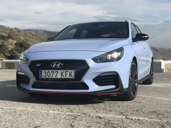 Hyundai lanza en España el i30 N, con 275 caballos, para luchar con el Volkswagen Golf GTI